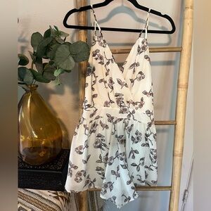 Audrey 3+1 Floral Romper Size Medium